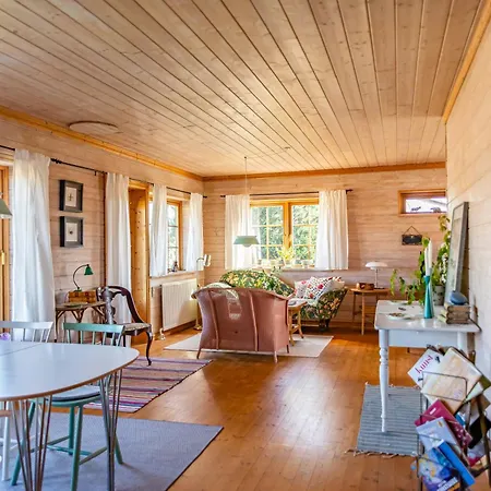 Wooden House Overlooking Svanninge Bakker *