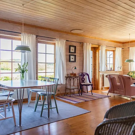 Vakantiehuis Wooden House Overlooking Svanninge Bakker *